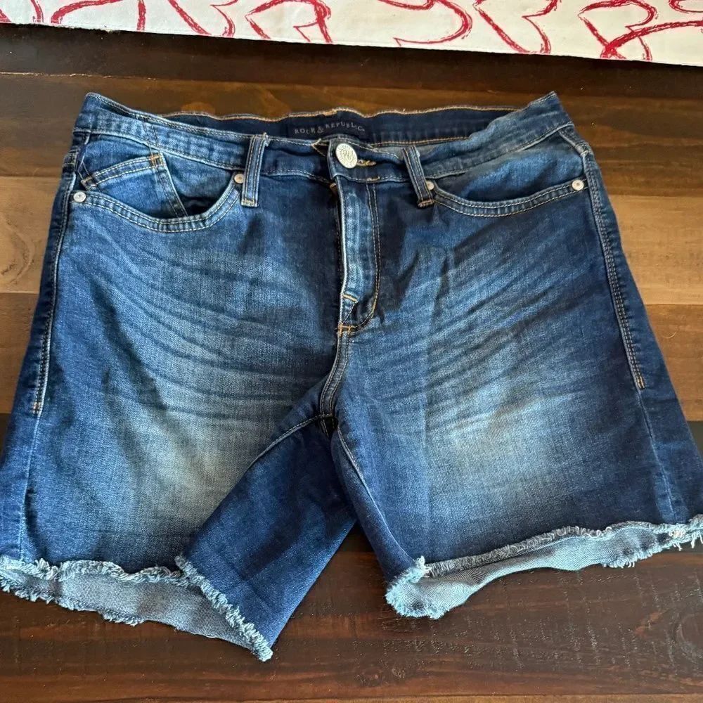 ROCK AND REPUBLIC JEAN SHORTS
